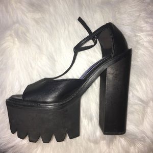 Jeffrey Campbell Tiona